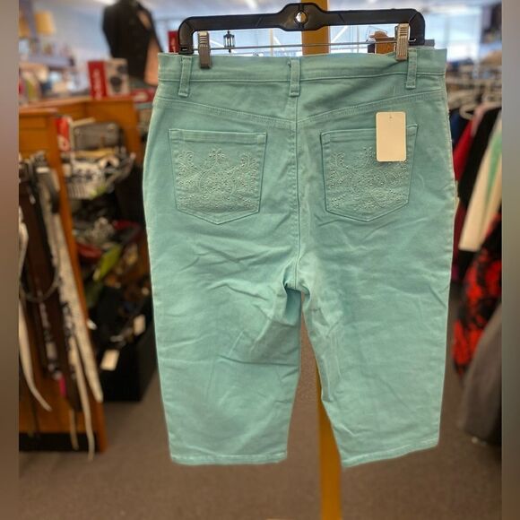 Gloria Vanderbiult Ladies 12 teal capris - Picture 1 of 3